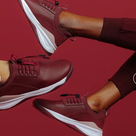 CLOVE NURSE LIMITED EDITION Maroon color SHOES SIZE  7  women’s unisex - Picture 10 of 15